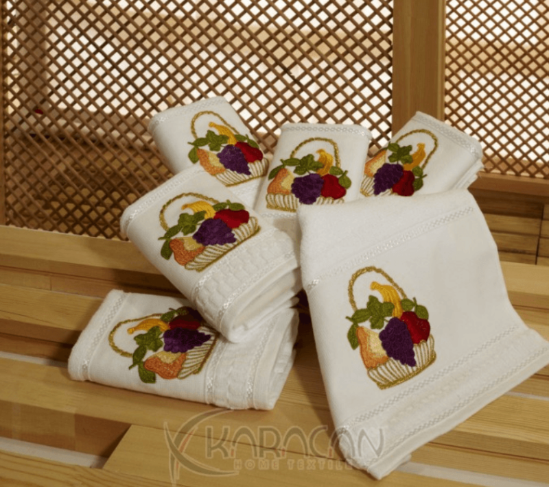 karakán lakástextil hímzéses kéztörlő