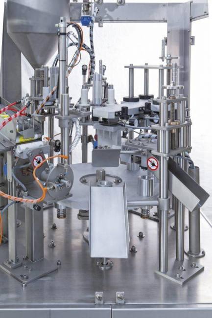 automatic tube filling and packaging machine (1300 tubes per/hour)