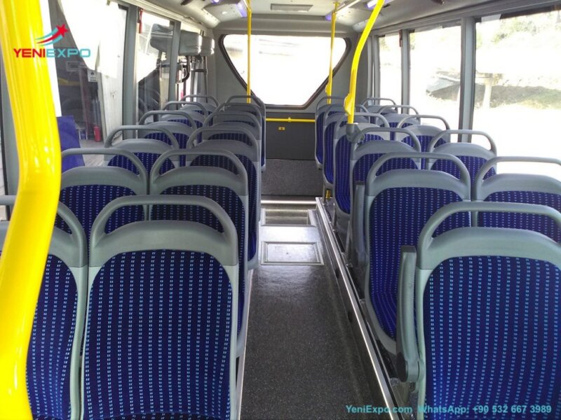 Autobus Iveco Daily Commuter con porta posteriore e pianale ribassato, prodotto in Turchia, nuovo 2021 iveco daily commuter bus porta posteriore pianale ribassato made in turchia nuovo 2021