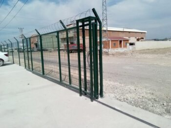 سیستم های نرده پانل فلزی pvc با ارتفاع 50 تا 250 سانتی متر