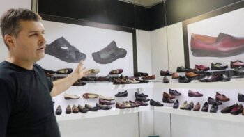 sandali da uomo e da donna più venduti di Catelli Shoes, in vera pelle, esportati in tutto il mondo.