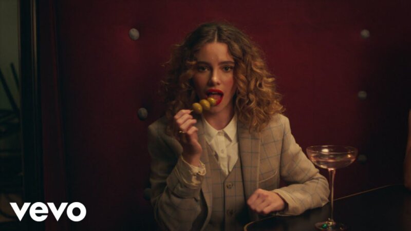 Cyn - Drinks (Official Video) From Turkey cyn - drinks (official video)