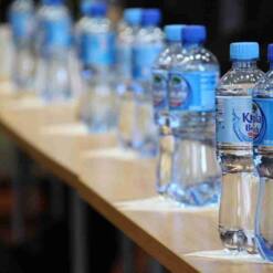 linea di riempimento automatico dell'acqua da 100 ml a 2000 ml