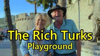 why turks love alaÇati and ÇeŞme?