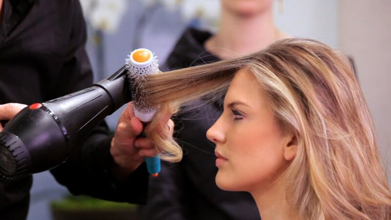 Expert Tips For Perfect Blowouts On Long Hair. From Turkey expert tips for perfect blowouts on long hair.
