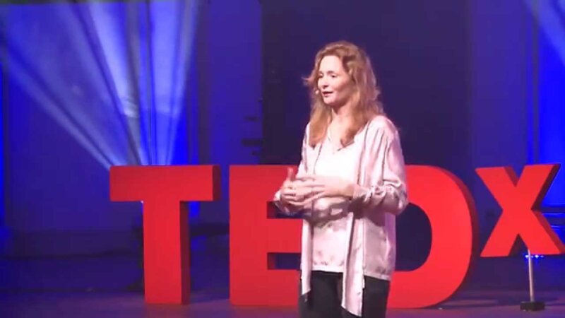 Cerrando la brecha: Valerie Hoeks habla sobre curiosidades culturales y empresariales procedentes de Turquía. Cerrando la brecha: Valerie Hoeks sobre las curiosidades de los negocios culturales.